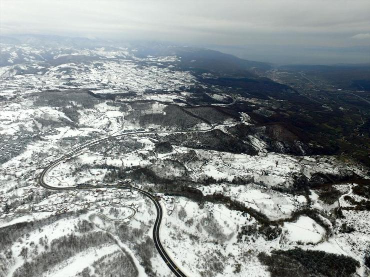 Kar, Bolu ve Gölcükü bembeyaz bir cennete çevirdi