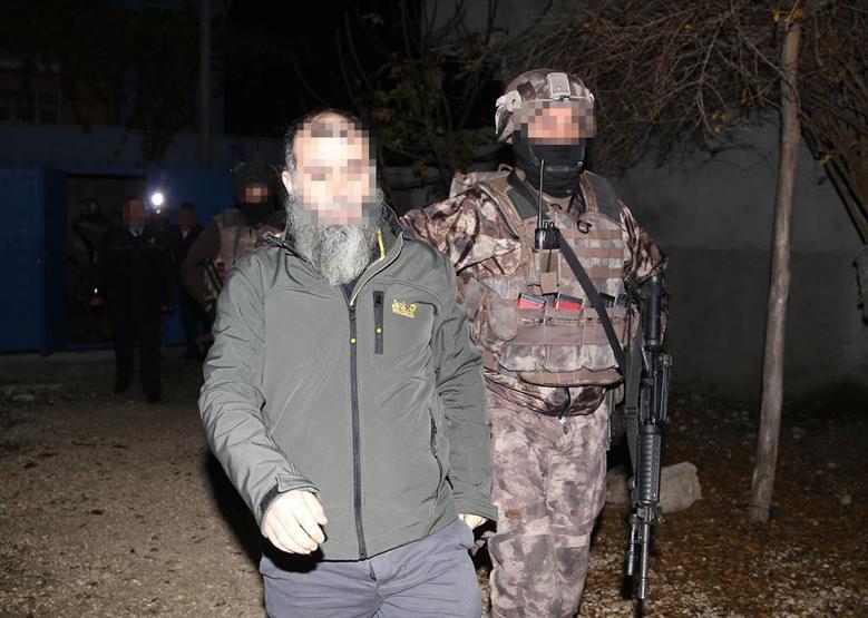 İstanbul 2017de DEAŞın bu saldırılarının kıyısından döndü: 58 operasyon