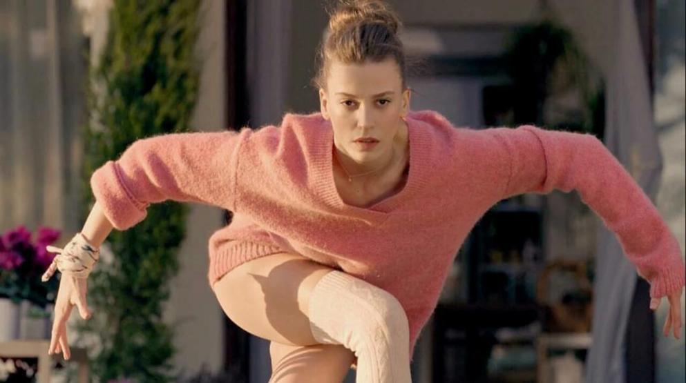 Serenay Sarıkaya yurt dışına gidiyor