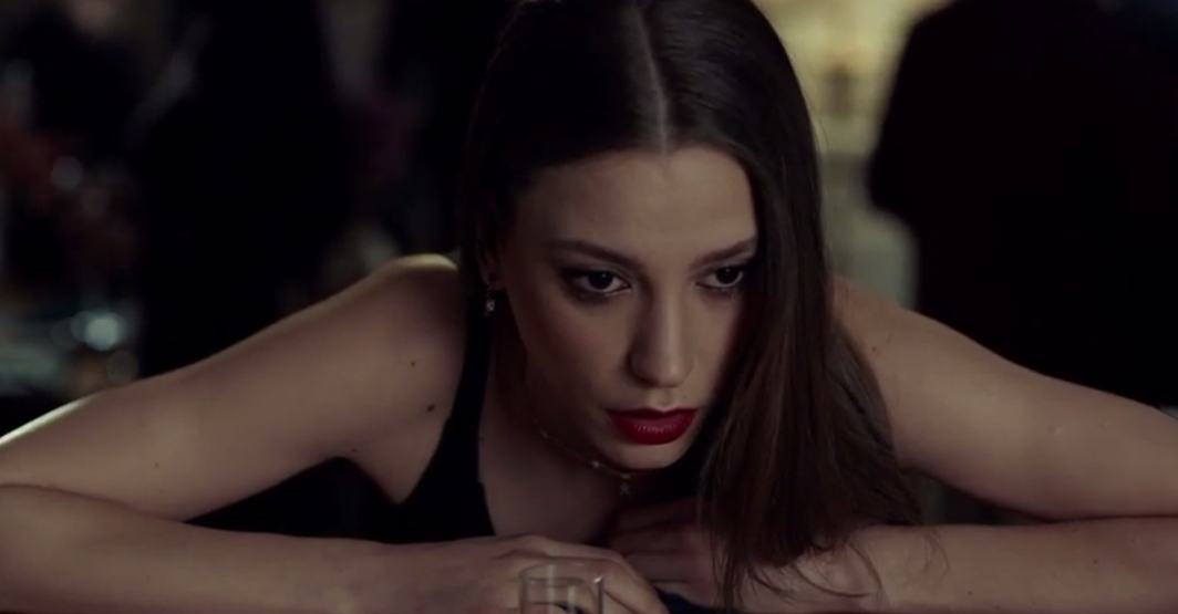 Serenay Sarıkaya yurt dışına gidiyor