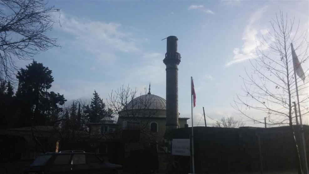 Fırtına ve hortum Kemeri yıktı geçti