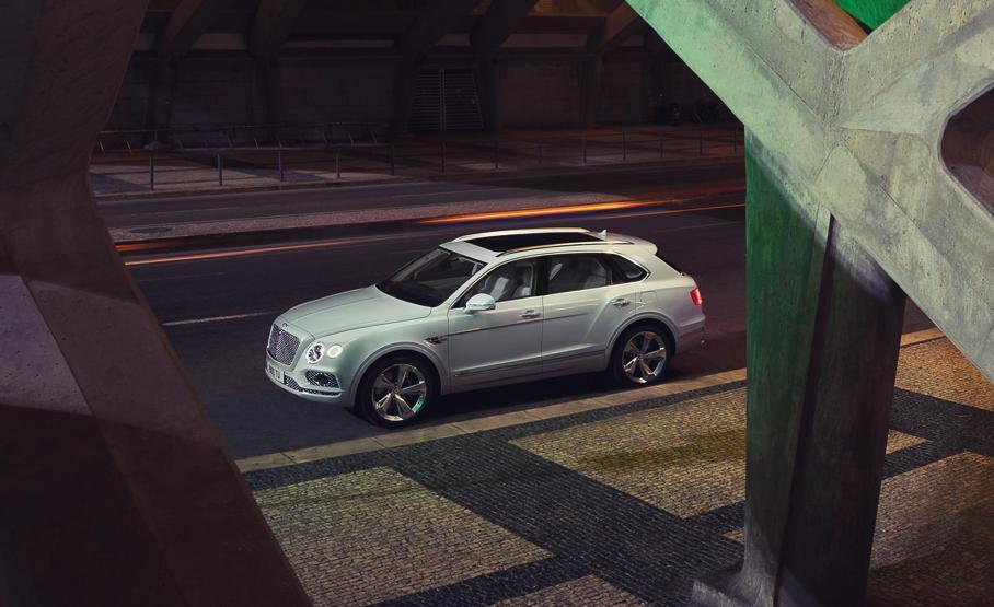 2019 Bentley Bentayga Hybrid fotoğrafları