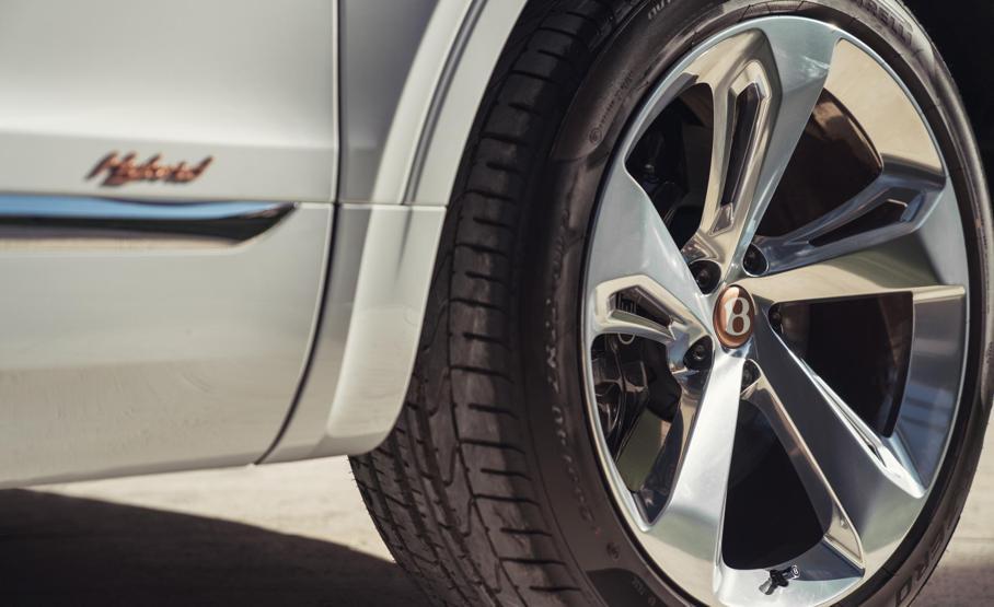 2019 Bentley Bentayga Hybrid fotoğrafları