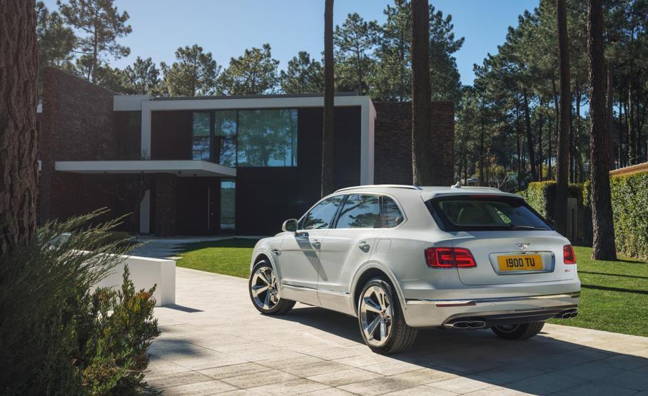 2019 Bentley Bentayga Hybrid fotoğrafları