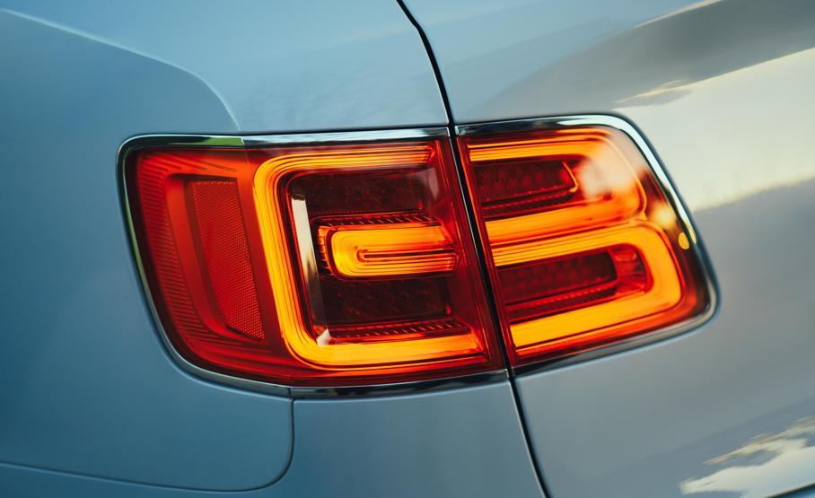 2019 Bentley Bentayga Hybrid fotoğrafları