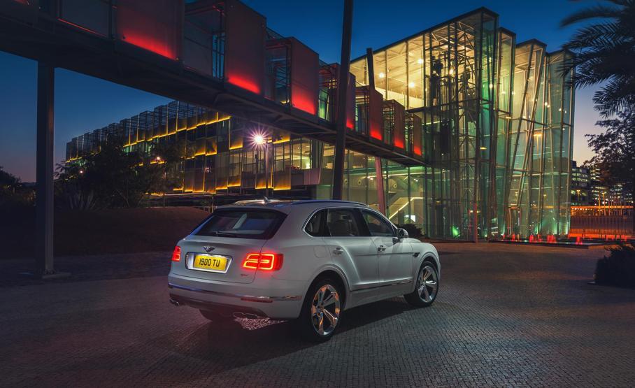2019 Bentley Bentayga Hybrid fotoğrafları