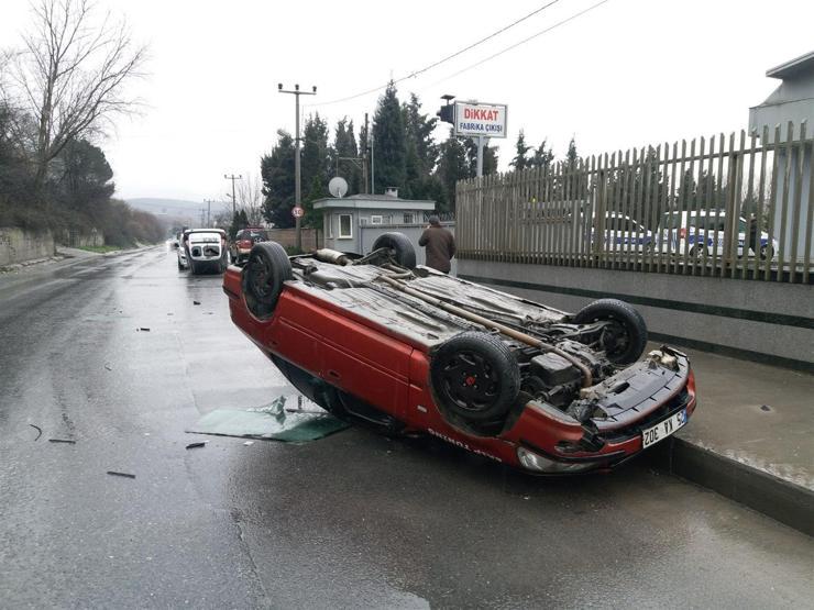 Patron kendini kaybetti: Araçları forkliftle yola böyle fırlattı