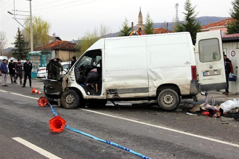 Kütahyada terör saldırısı sanılan kaza: Sürücü öldü