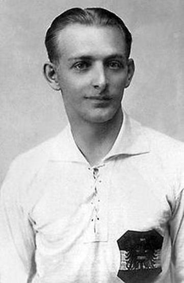 Nazi selamı vermeyen futbolcunun gizemli ölümü