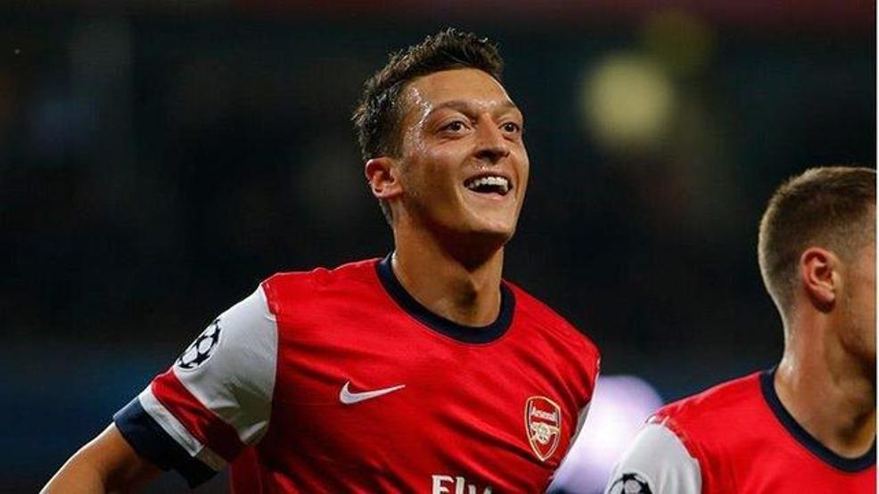 Mesut Özil polisi trolledi