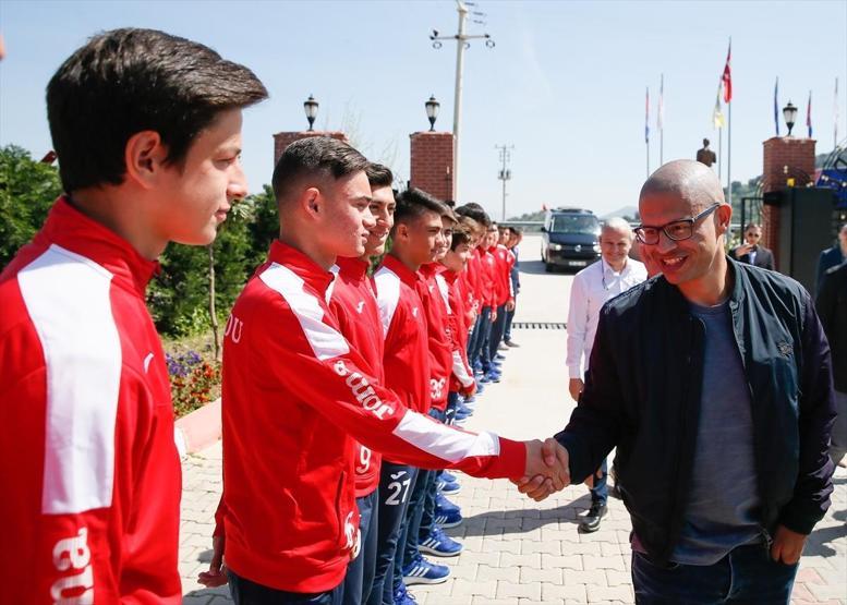 Alex de Souzadan Metin Oktay ziyareti