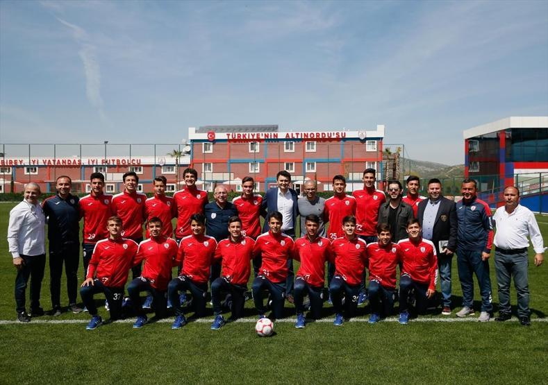Alex de Souzadan Metin Oktay ziyareti
