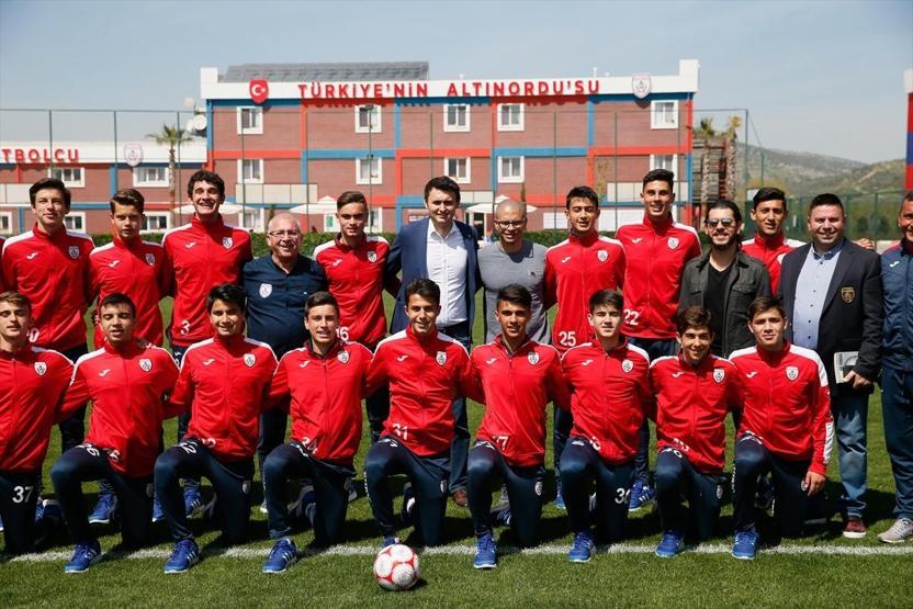 Alex de Souzadan Metin Oktay ziyareti