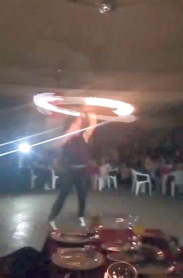 İlkokul öğrencilerinin 23 Nisan gezisinde sahneye dansöz çıkmasına tepki