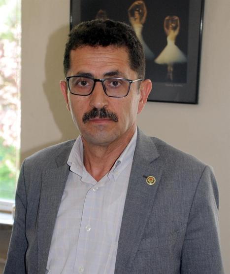 İlkokul öğrencilerinin 23 Nisan gezisinde sahneye dansöz çıkmasına tepki