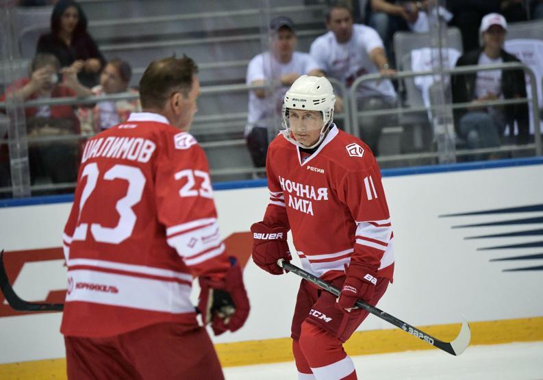 Putin, Soçideki Hokey maçında beş gol attı
