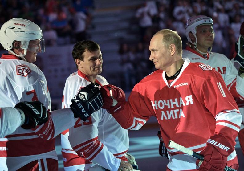 Putin, Soçideki Hokey maçında beş gol attı