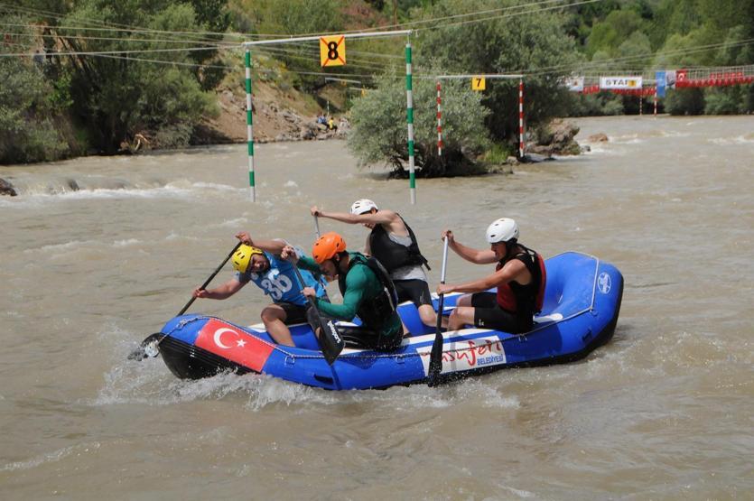 Türkiye Rafting Şampiyonası Tuncelide başladı