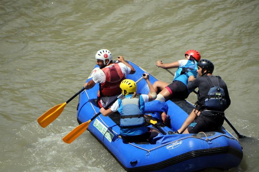 Munzurdaki rafting yarışmasında korku dolu anlar