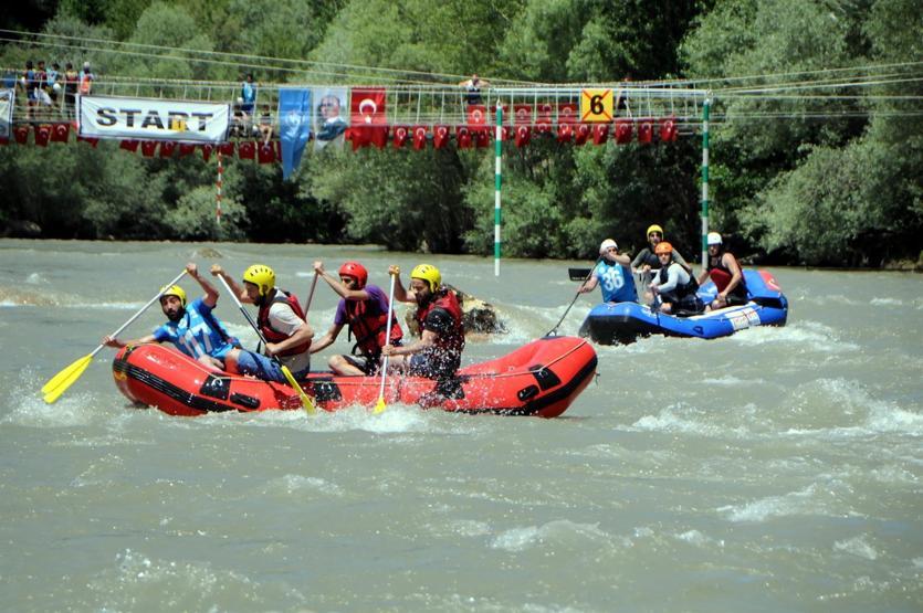Munzurdaki rafting yarışmasında korku dolu anlar