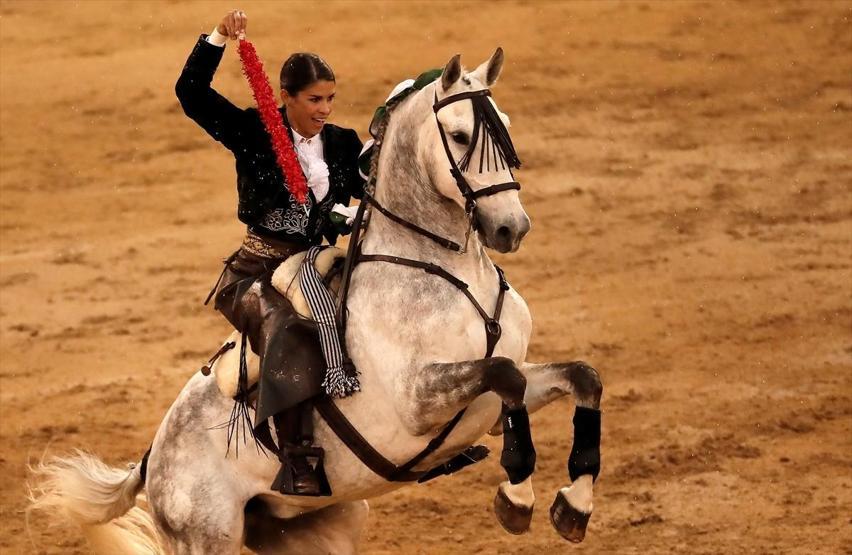 Kadın matador arenaya çıktı