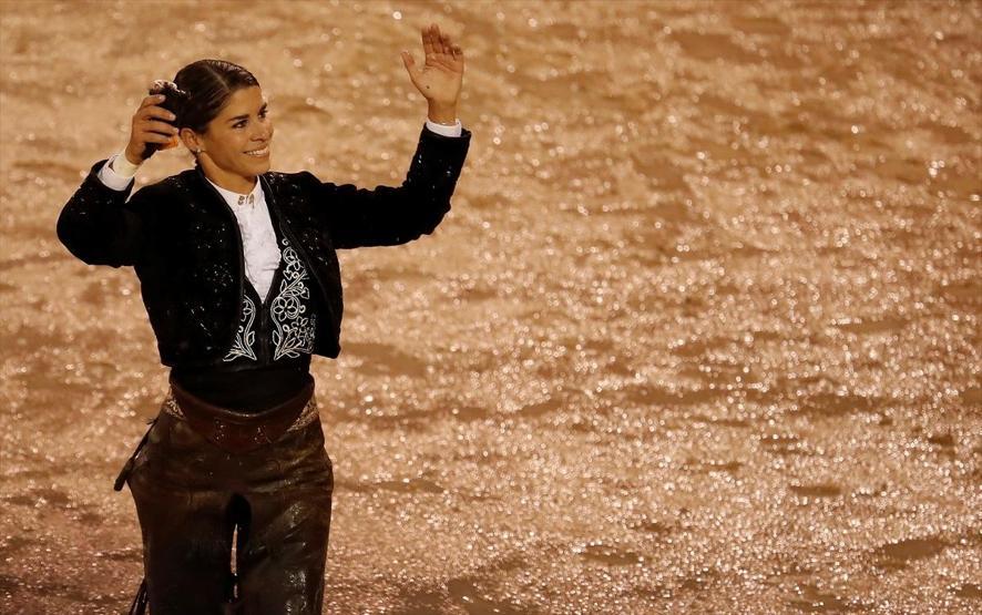 Kadın matador arenaya çıktı