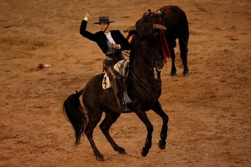 Kadın matador arenaya çıktı