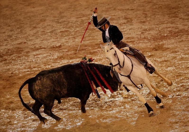 Kadın matador arenaya çıktı