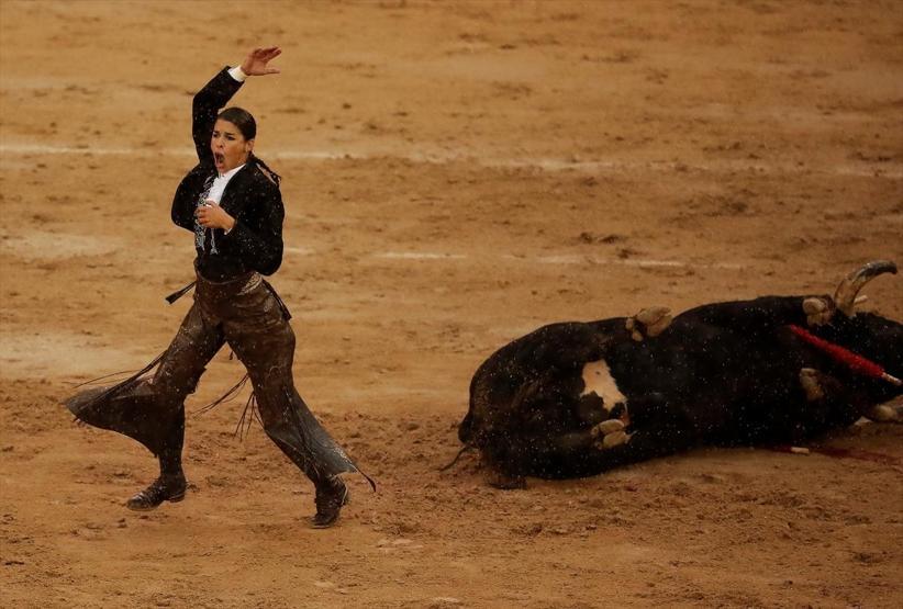 Kadın matador arenaya çıktı