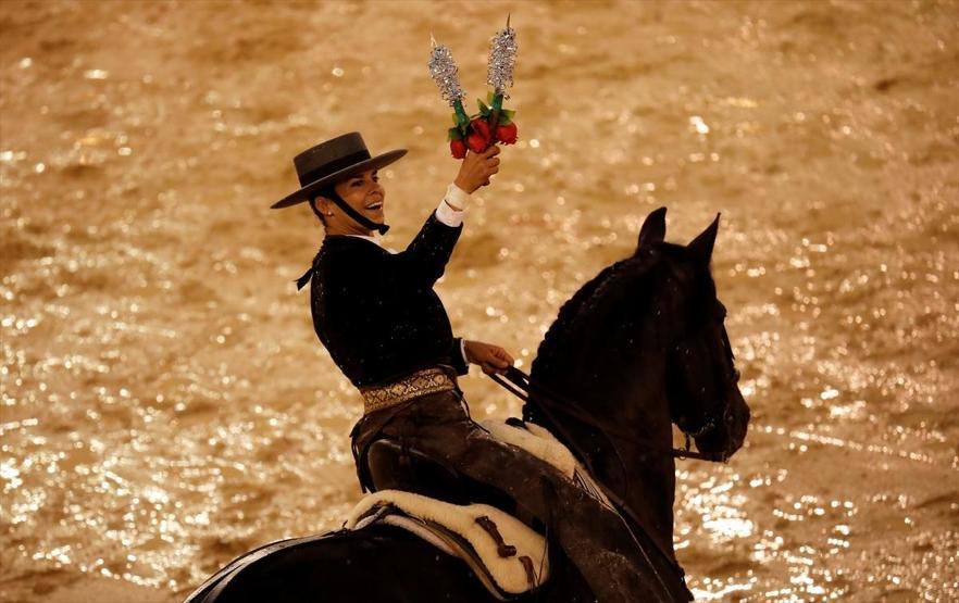 Kadın matador arenaya çıktı