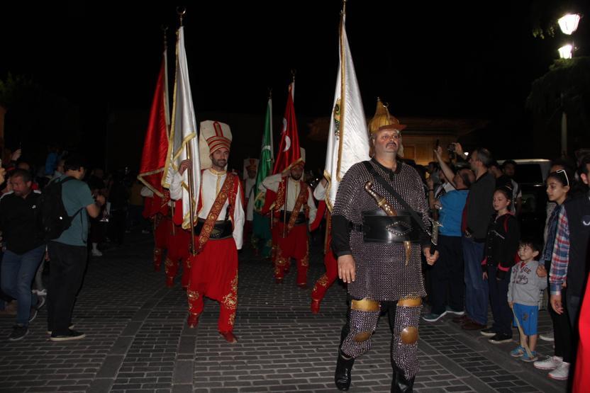 Sultanahmet Meydanında Mehter eşliğinde Baklava Alayı