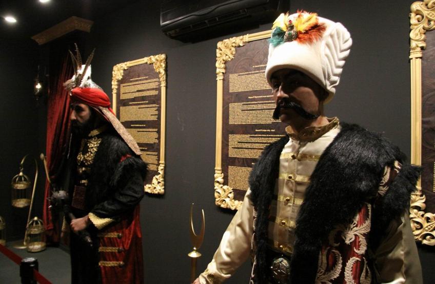 Antalyada padişahların mum heykel müzesi açıldı