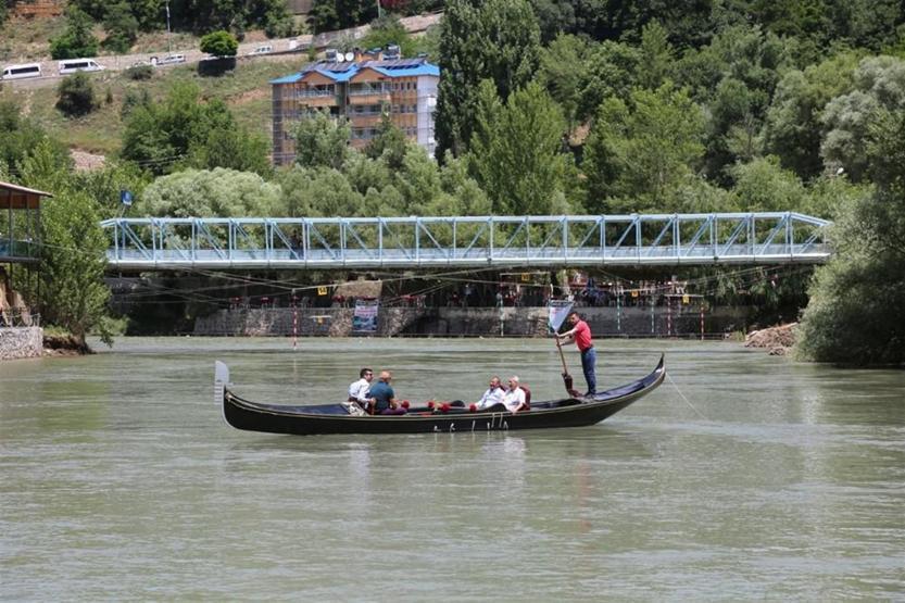 Venediki Tunceliye getirdi Munzurda Gondol dönemi