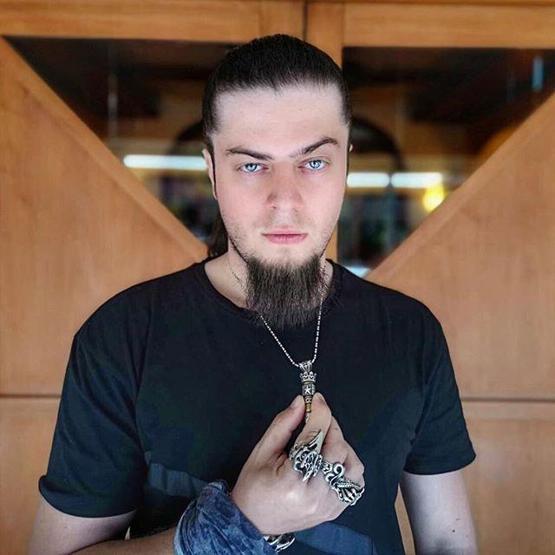 İllüzyonist Arefi kobra yılanı ısırdı