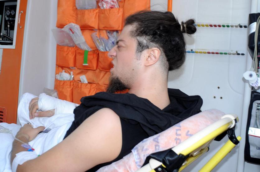 İllüzyonist Arefi kobra yılanı ısırdı