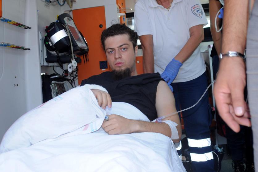 İllüzyonist Arefi kobra yılanı ısırdı