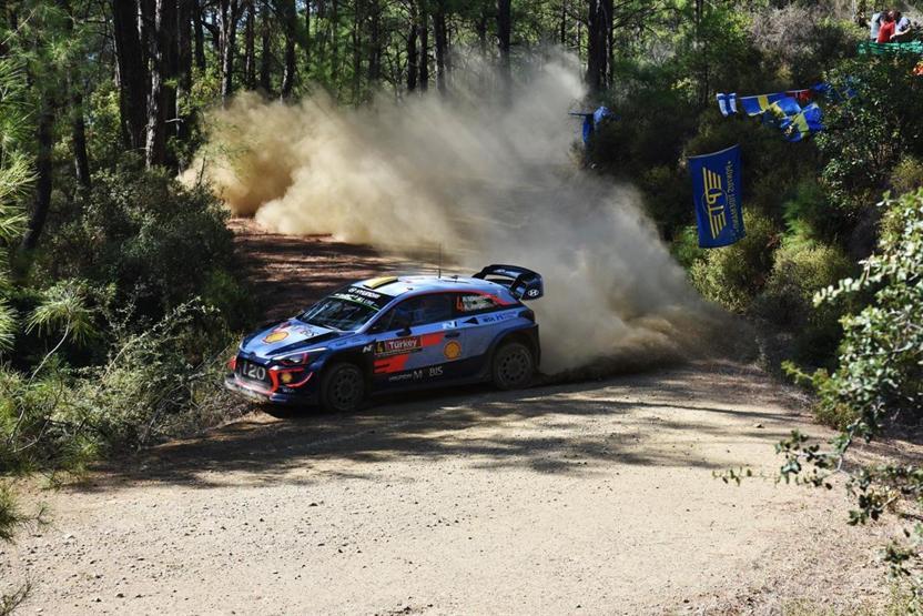 WRC Türkiye Rallisinde Thierry Neuville zirvede
