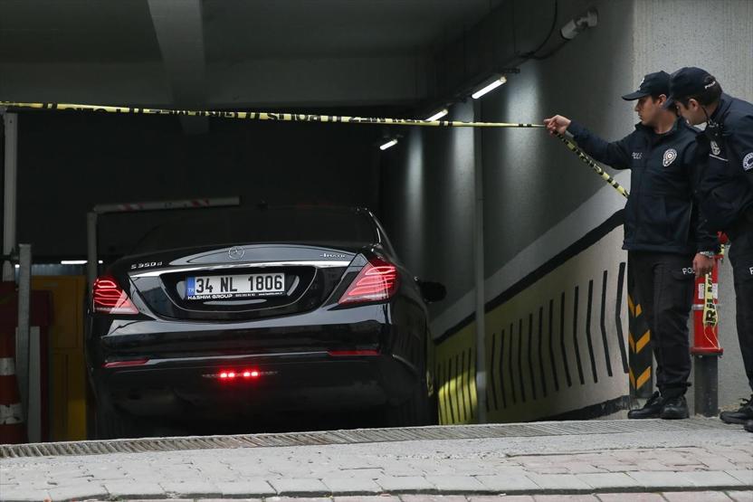 Konsolosluk aracında bazı eşyalar bulundu