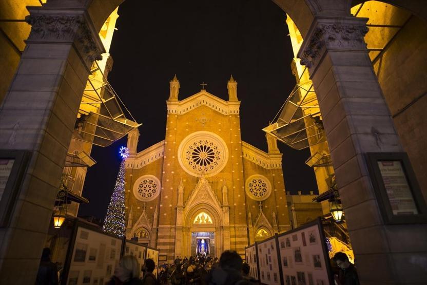 Katolik cemaati Saint Antuanda Noeli kutladı