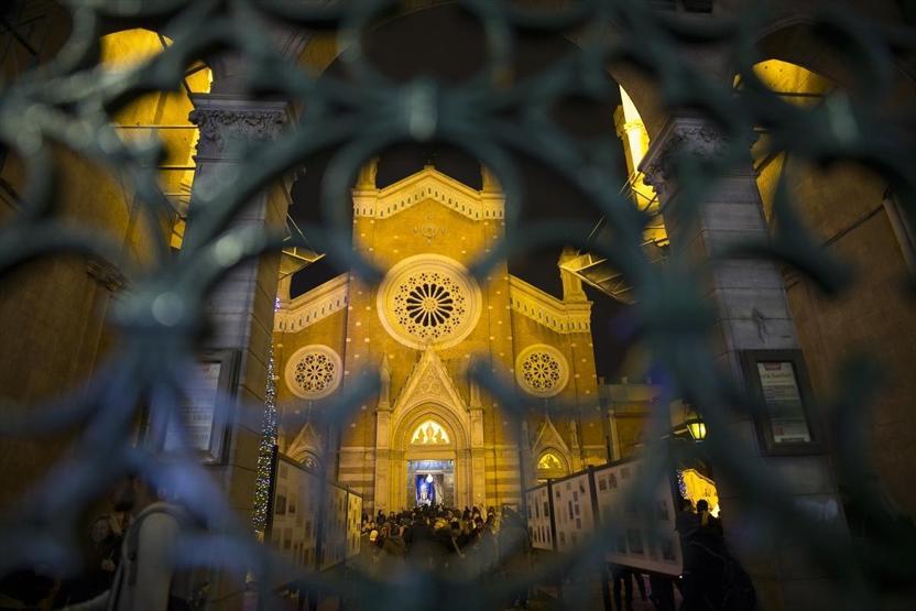 Katolik cemaati Saint Antuanda Noeli kutladı