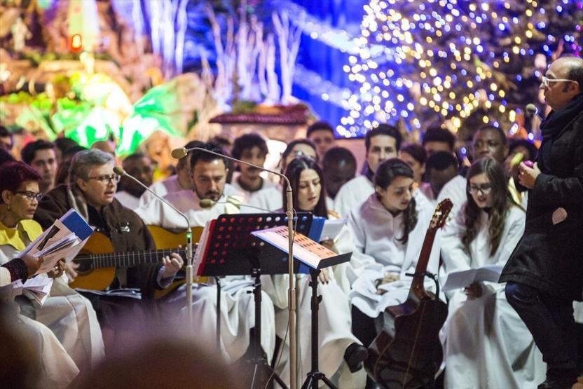 Katolik cemaati Saint Antuanda Noeli kutladı