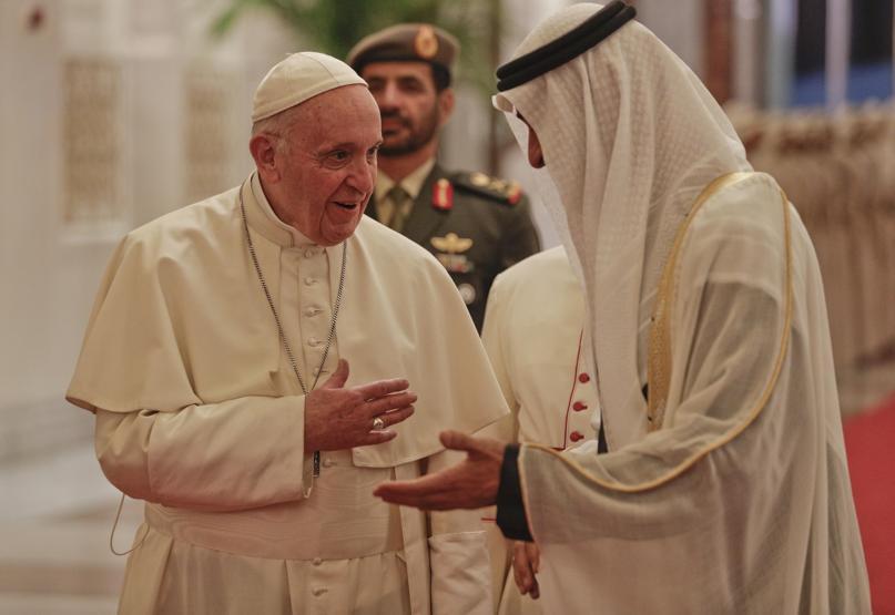 Körfeze tarihi ziyaret: İlk papa oldu