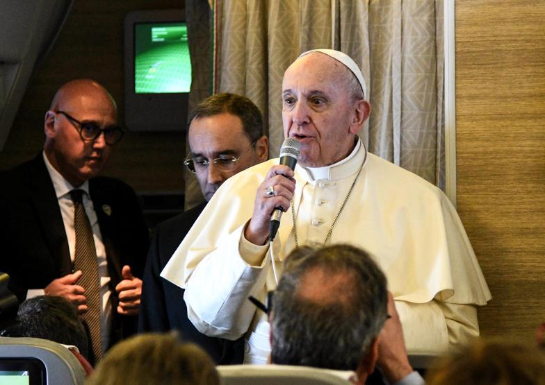Körfeze tarihi ziyaret: İlk papa oldu