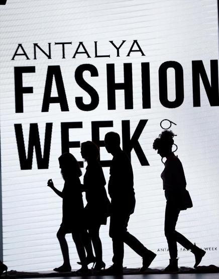 Antalya Fashion Week ünlü tasarımcıların defilesiyle başladı