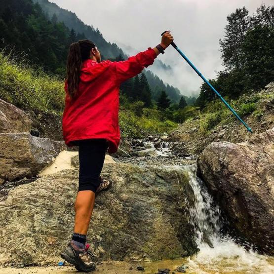 Üniversiteli genç kız otostopla 75 il gezdi