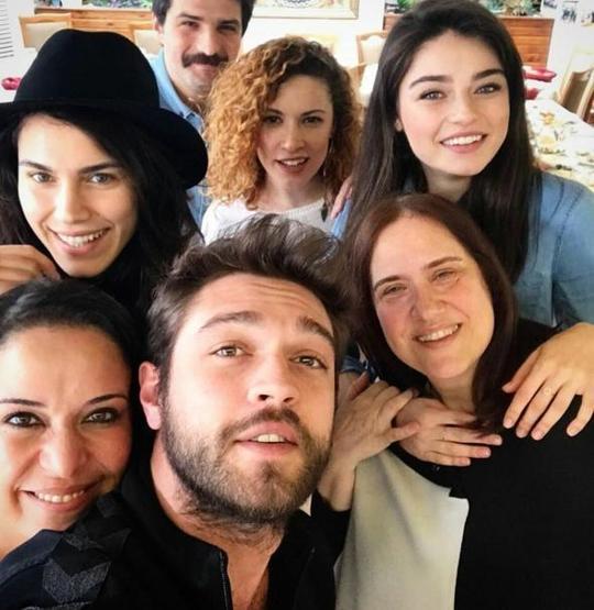 Eski sevgilisi ve yakın arkadaşının aşk yaşadığını öğrenince... Serenaydan ilk yorum