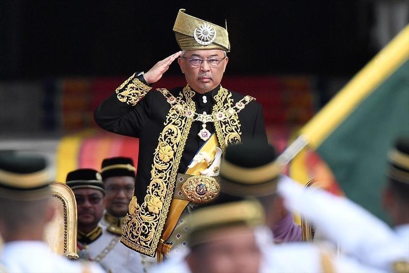 Malezya Kralı Sultan Abdullah törenle tacını giydi