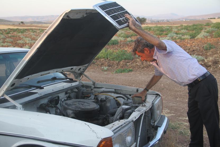 Bir evde 50 araç, gören şaşırıyor