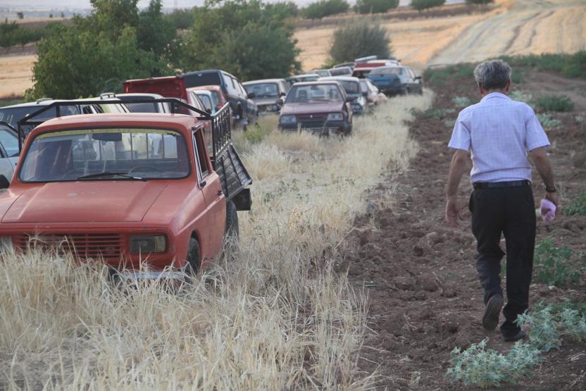 Bir evde 50 araç, gören şaşırıyor