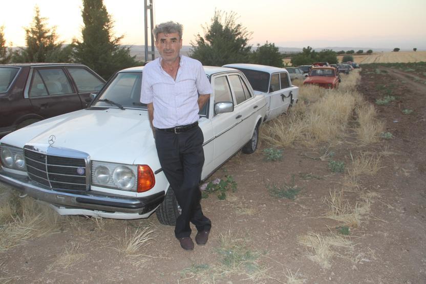 Bir evde 50 araç, gören şaşırıyor